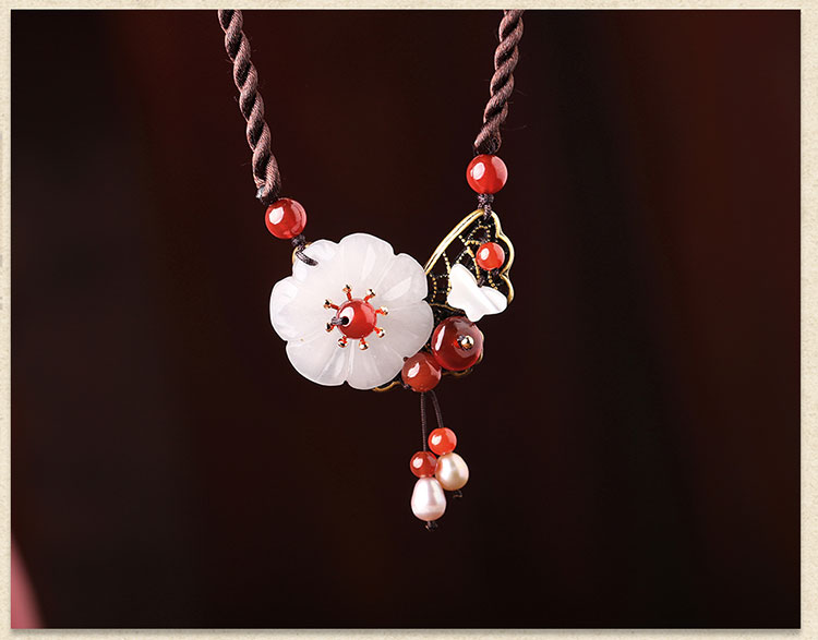 潔白的玉花吊墜古風鎖骨鏈項鏈