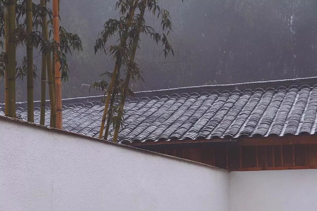 路之青城，在應(yīng)該努力的年紀(jì)留下精彩的痕跡！