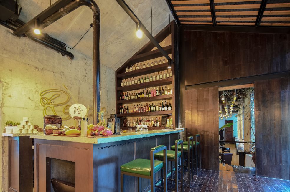 路之青城，在應(yīng)該努力的年紀(jì)留下精彩的痕跡！