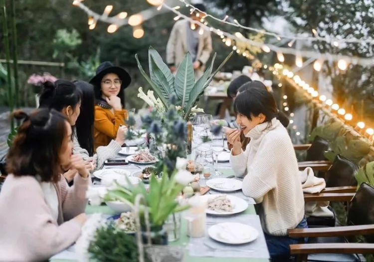 路之青城，在應(yīng)該努力的年紀(jì)留下精彩的痕跡！