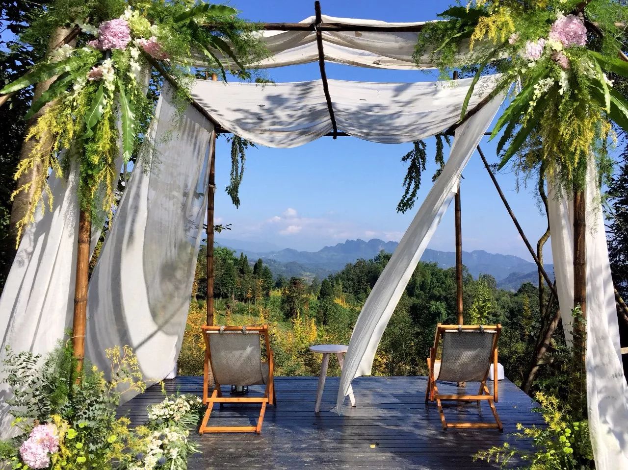 路之青城，在應(yīng)該努力的年紀(jì)留下精彩的痕跡！