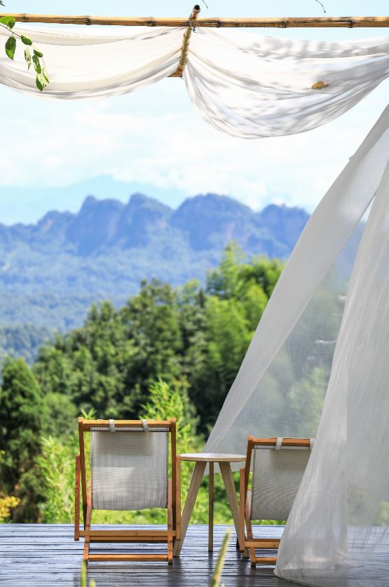 路之青城，在應(yīng)該努力的年紀(jì)留下精彩的痕跡！