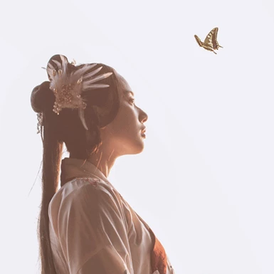 典雅帶團(tuán)扇女生頭像，唯美古風(fēng)真人頭像