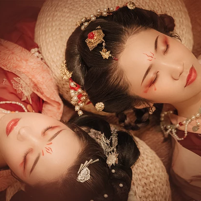 親密帶團(tuán)扇閨蜜頭像，唯美古風(fēng)真人頭像