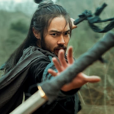 江湖英雄帶兵器男生頭像，唯美古風(fēng)真人頭像