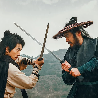 江湖英雄帶兵器男生頭像，唯美古風(fēng)真人頭像