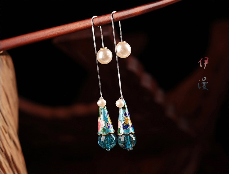 別出心裁水滴吊墜設(shè)計(jì)耳飾珍珠耳環(huán)