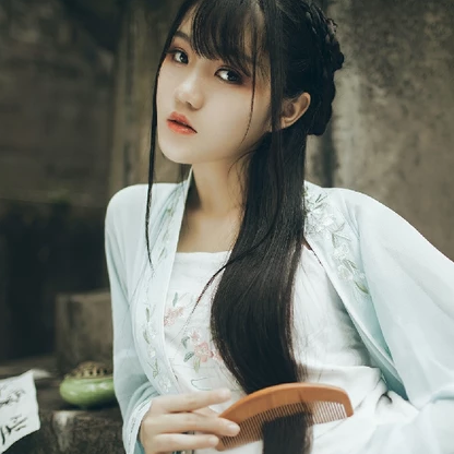 清新雅潔文藝女生頭像，唯美古風(fēng)真人頭像