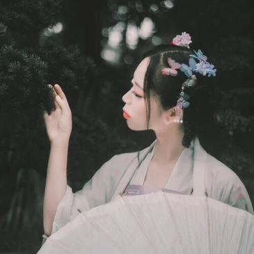 清新淡雅帶傘女生頭像，唯美古風(fēng)真人頭像