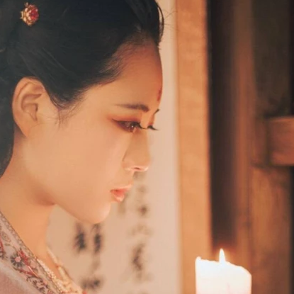 古典梅花妝女生頭像，唯美古風(fēng)真人頭像