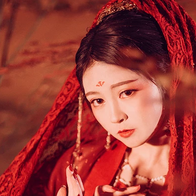 朱紅嬌艷女生頭像，唯美古風(fēng)真人頭像