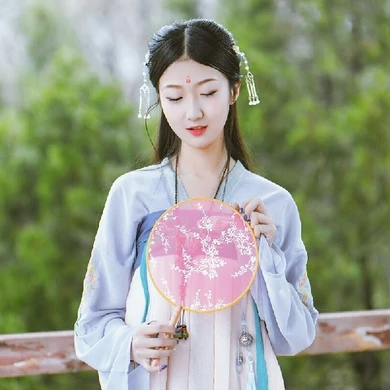 清新帶傘女生頭像，唯美古風(fēng)真人頭像