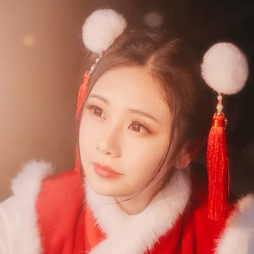 新春吉祥拿福女生頭像，蓮花燈唯美古風(fēng)頭像