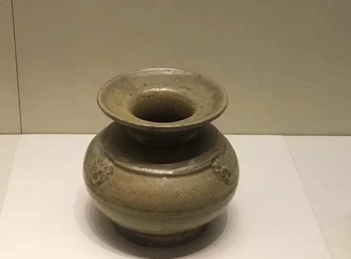 六朝青瓷：中國陶瓷史，一部青瓷史!