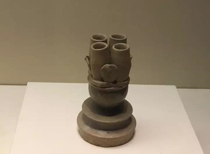 六朝青瓷：中國陶瓷史，一部青瓷史!