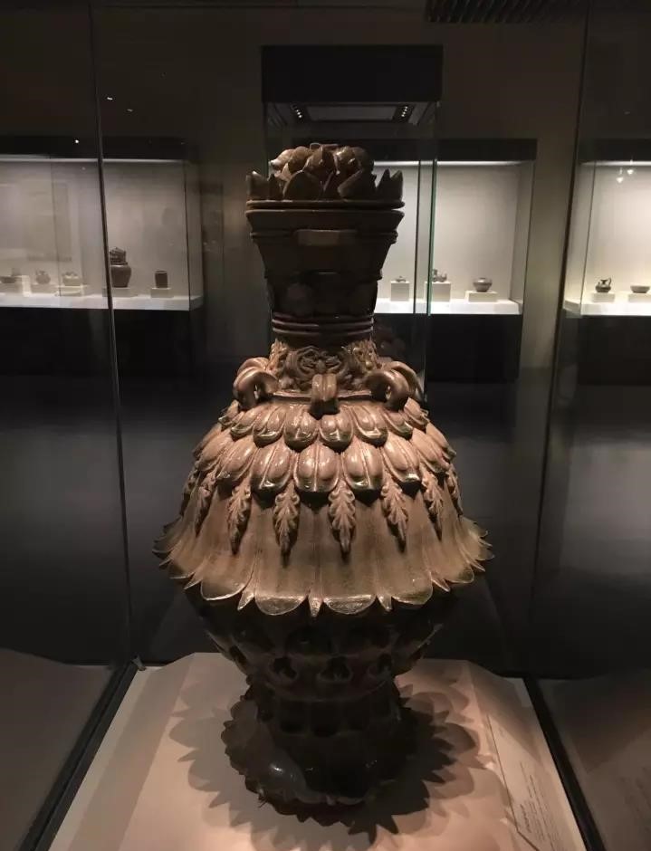 六朝青瓷：中國陶瓷史，一部青瓷史!