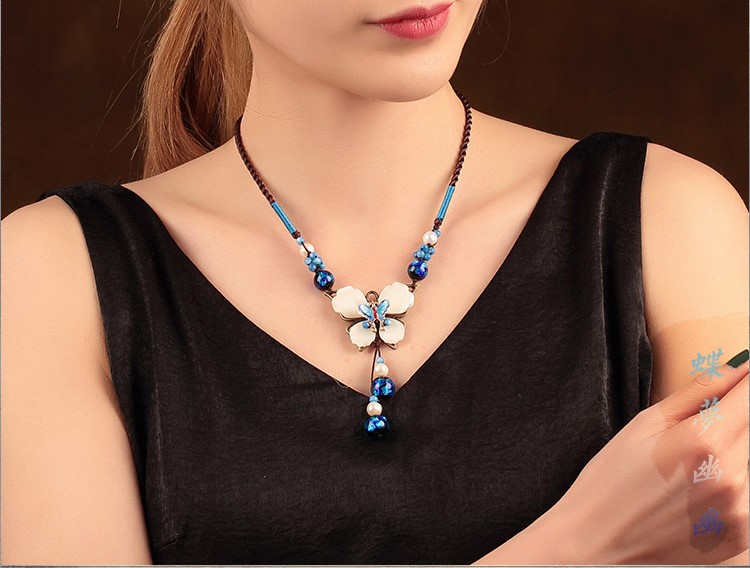 蝶夢(mèng)幽幽復(fù)古鎖骨鏈，唯美藍(lán)色項(xiàng)鏈?zhǔn)罪? src="/wenxue/d/file/bigpic/190404/04/13-1P225110401-50.jpg" / data-WmmV="9knMkg"><br / data-yitt="oIkRpA">
	<img alt=