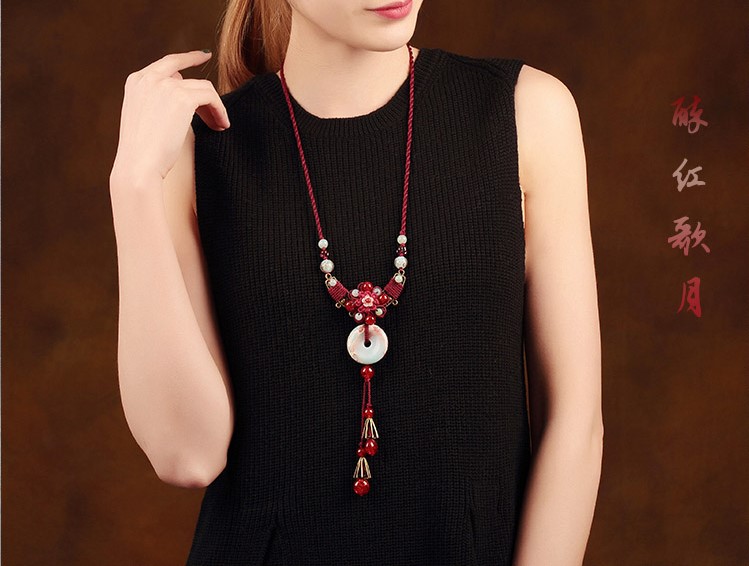 浪漫嬌艷紅色毛衣鏈，復(fù)古壽山石平安扣項(xiàng)鏈