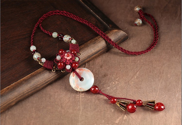 浪漫嬌艷紅色毛衣鏈，復(fù)古壽山石平安扣項(xiàng)鏈