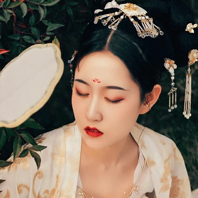 花溪佳人帶團(tuán)扇女生頭像，唯美古風(fēng)真人頭像