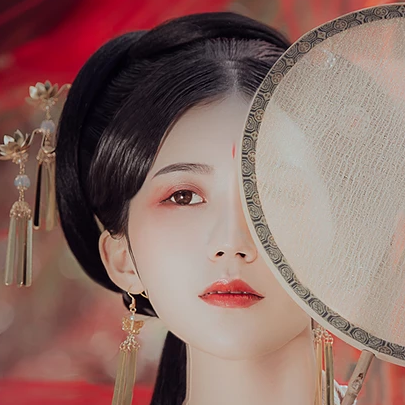 秋千仕女帶團(tuán)扇女生頭像，唯美古風(fēng)真人頭像