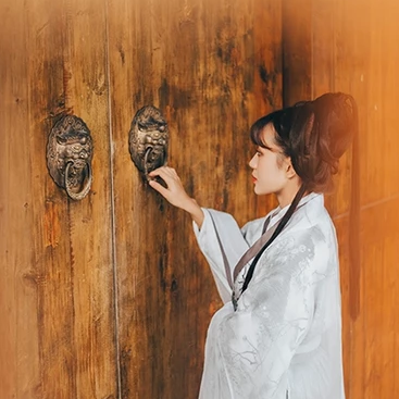 白衣清新復(fù)古女生頭像，唯美古風(fēng)真人頭像