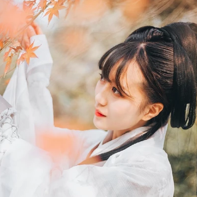 白衣清新復(fù)古女生頭像，唯美古風(fēng)真人頭像