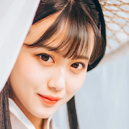 白衣清新復(fù)古女生頭像，唯美古風(fēng)真人頭像