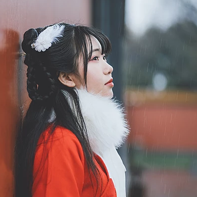 清新文藝紅披風(fēng)女生頭像，唯美古風(fēng)真人頭像