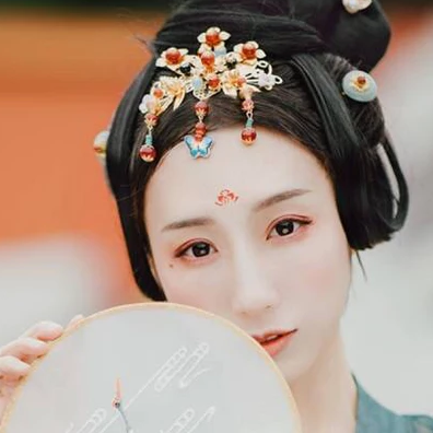 紅妝典雅帶傘團扇女生頭像，唯美古風(fēng)真人頭像