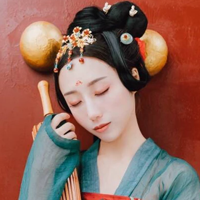 紅妝典雅帶傘團扇女生頭像，唯美古風(fēng)真人頭像