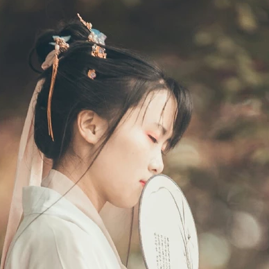 淡雅清新文藝帶團(tuán)扇女生頭像，唯美古風(fēng)頭像