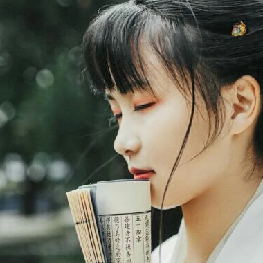 淡雅清新文藝帶團(tuán)扇女生頭像，唯美古風(fēng)頭像