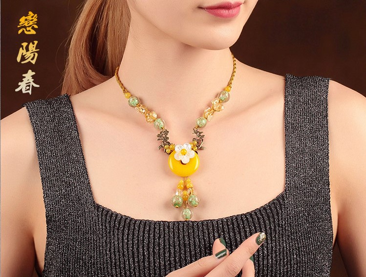 黃色平安扣鎖骨鏈，清新明麗項鏈首飾