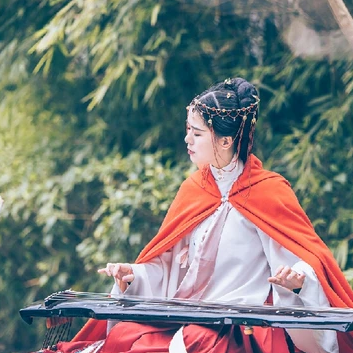 木蘭花開帶琴女生頭像，唯美古風(fēng)真人頭像