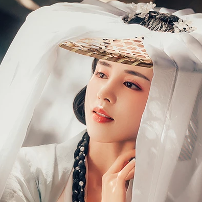 素雅笠紗女生頭像，唯美古風真人頭像