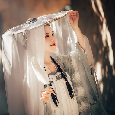 素雅笠紗女生頭像，唯美古風真人頭像