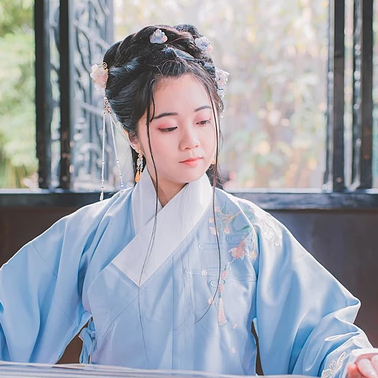 文藝藍(lán)衣帶團(tuán)扇女生頭像，唯美古風(fēng)真人頭像