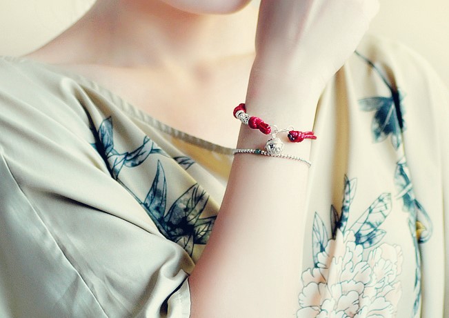 囍吉家佳樂文學(xué)手鏈，本命年紅繩銀蓮花鈴鐺首飾