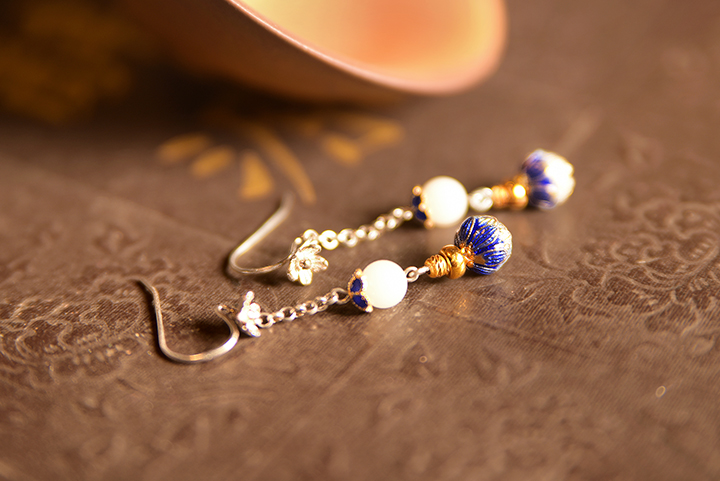 氣質(zhì)銀流金耳飾，純白貝珠顏如玉耳環(huán)首飾