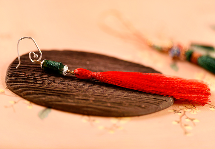 瑪瑙紅流蘇氣質(zhì)耳環(huán)，古風本命年耳環(huán)首飾