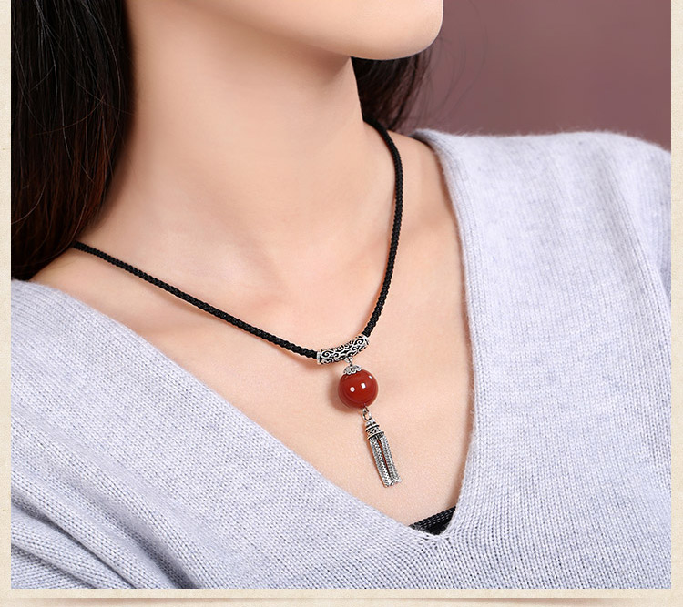 簡(jiǎn)約時(shí)尚家佳樂(lè)文學(xué)鏈子，瑪瑙銀流蘇項(xiàng)鏈?zhǔn)罪? src="/wenxue/d/file/bigpic/190404/04/13-1P305111F1-51.jpg" / data-Cqdb="jhW9HY"><br / data-UA7X="A5IFC4">
	<img alt=