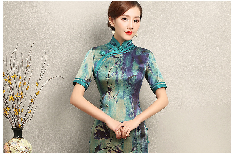 古典韻味花良旗袍，撞色花枝短袖旗袍裙