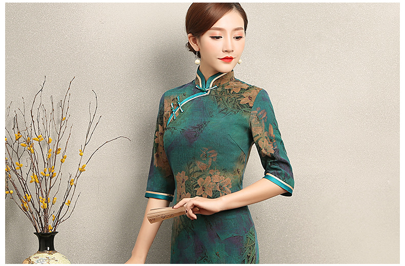復古雍容的墨綠旗袍，古典印花旗袍裙