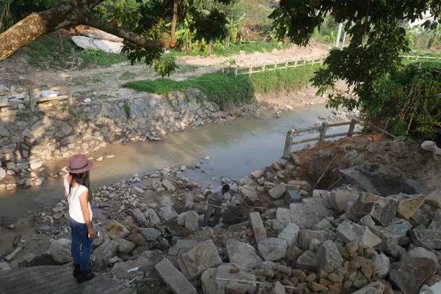 古山重水云間，細(xì)水長(zhǎng)流吸引你