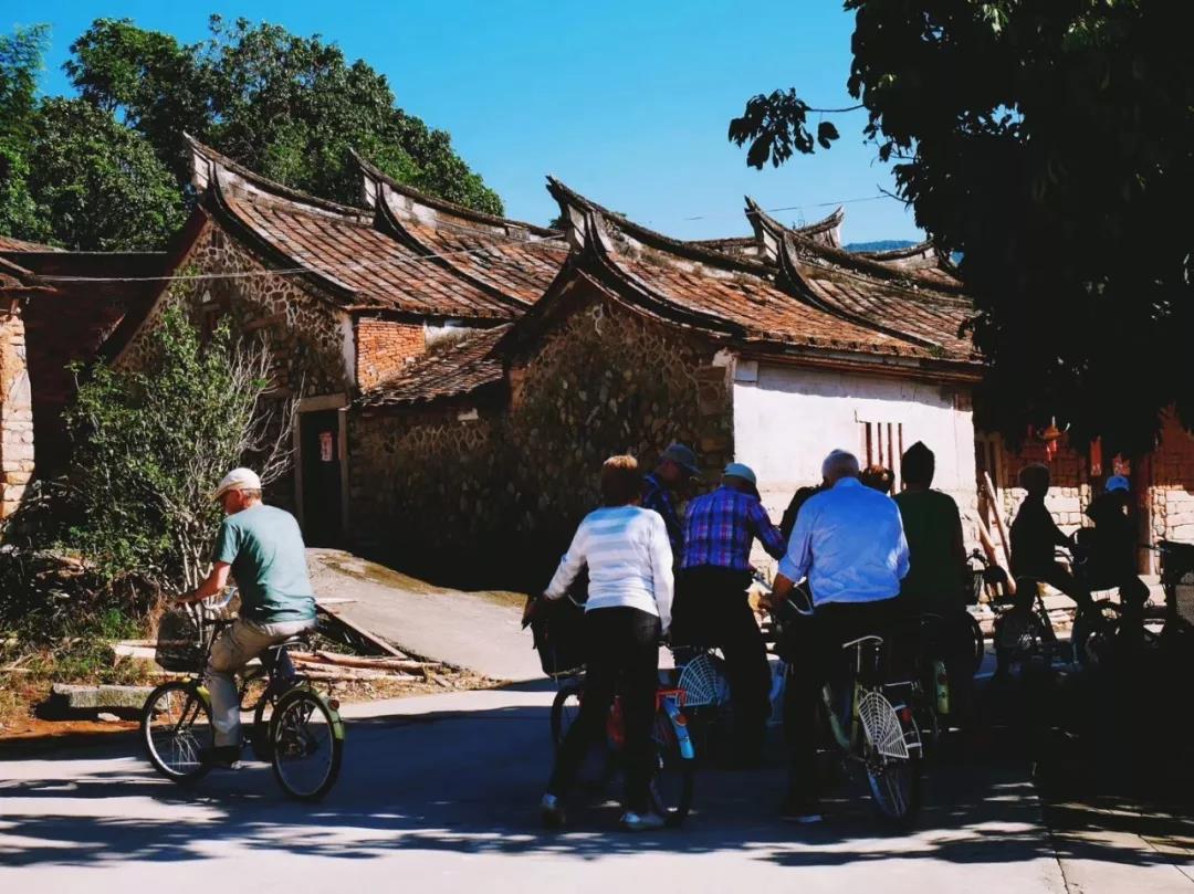 古山重水云間，細水長流吸引你