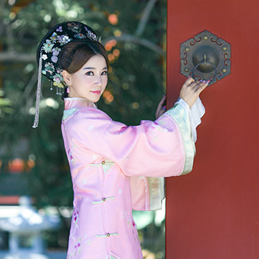 清新桃林妃子帶團(tuán)扇女生頭像，唯美古風(fēng)真人頭