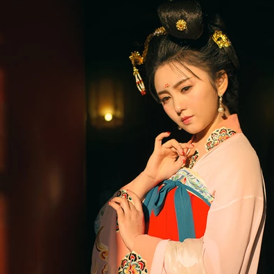 大唐盛世氣象女生頭像，唯美古風真人頭像