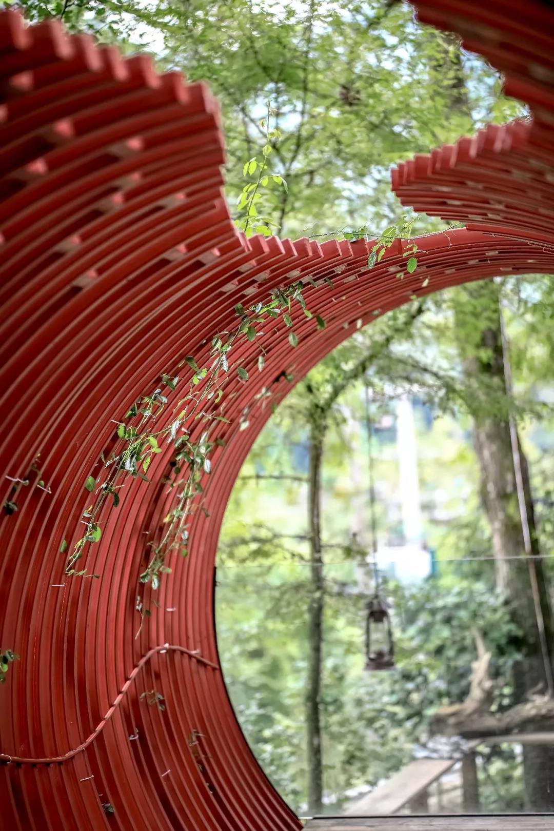 上山上去生活吧，上山上迎你還家！