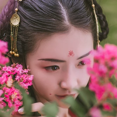花顏古典氣質(zhì)女生頭像，唯美古風真人頭像